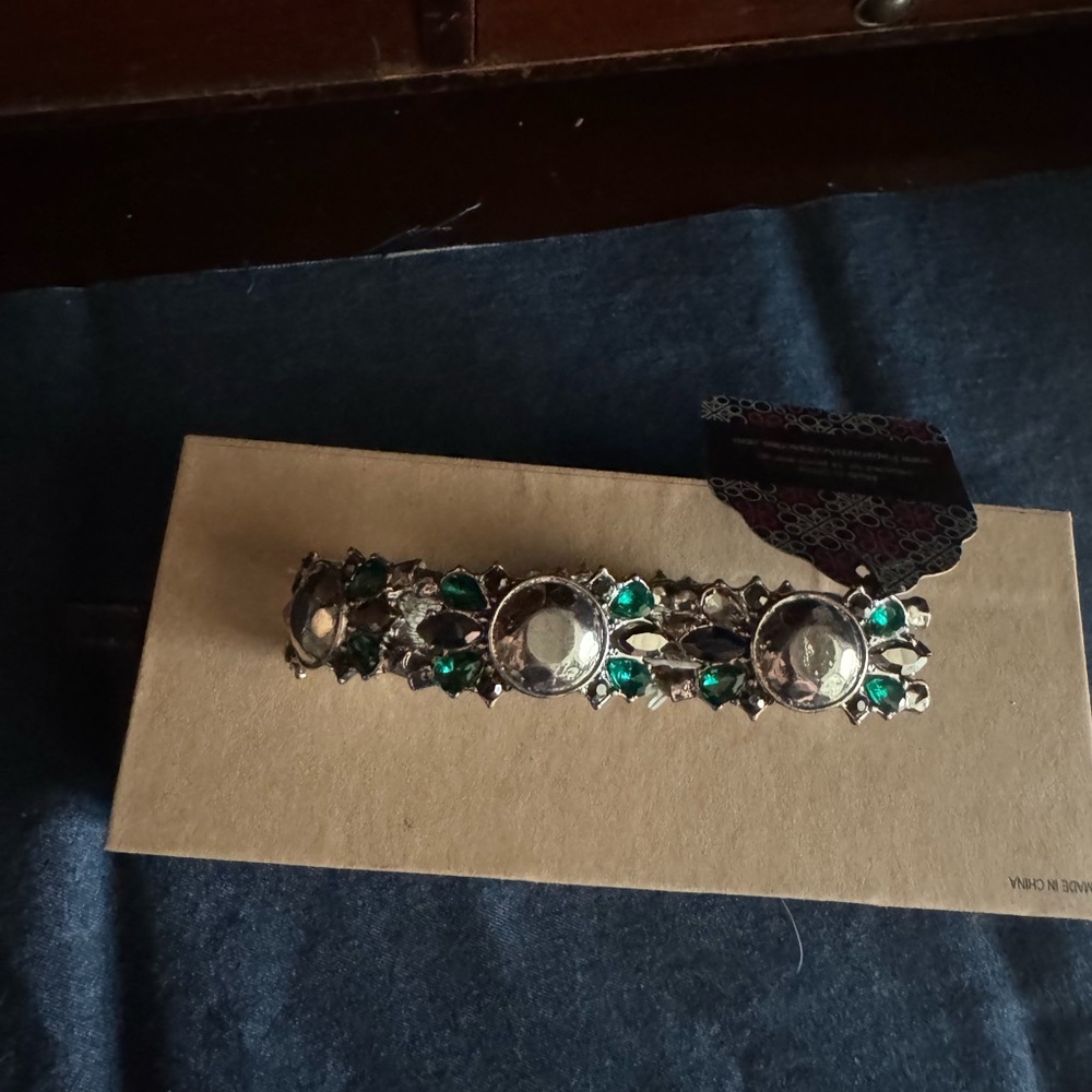 Elegant Silver and Green Gemstone Bracelet